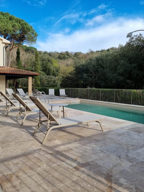 Patio, Pool view, Swimming pool
