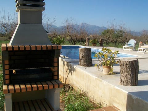 BBQ facilities, Pool view