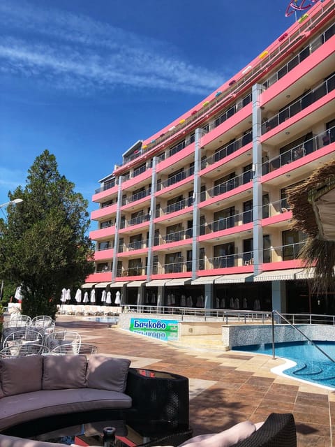 Facade/entrance, Pool view