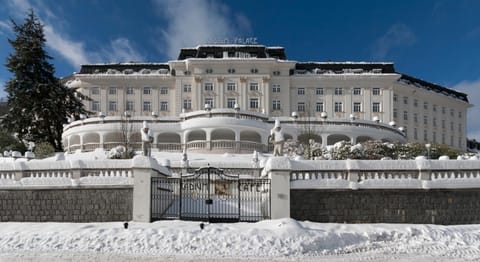 Property building, Facade/entrance, Winter