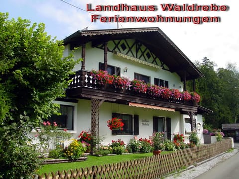Landhaus Waldrebe Condo in Grainau