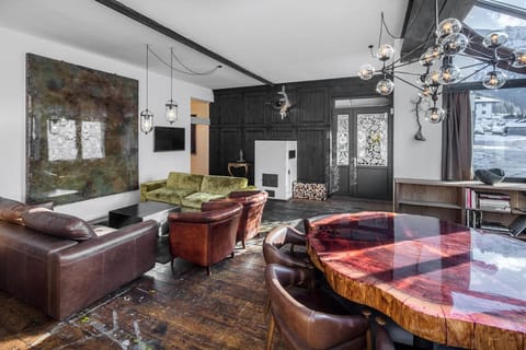 TV and multimedia, Coffee/tea facilities, Dining area