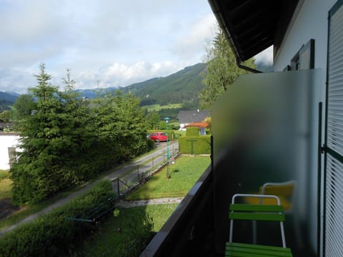 Garden, Balcony/Terrace, Mountain view