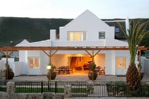 Nautilus Guest House Bed and Breakfast in Hermanus
