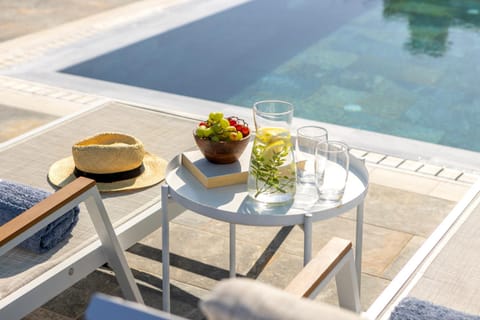 Day, Pool view, Swimming pool, sunbed