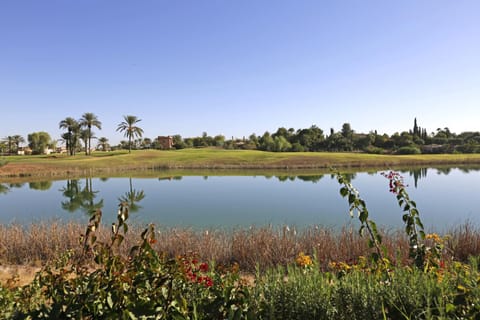Villa MEZIANE avec piscine privée en première ligne du golf d'Amelkis Villa in Marrakesh
