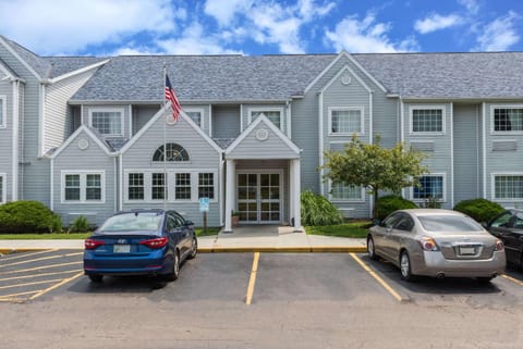 Microtel Inn & Suites by Wyndham Riverside Hotel in Dayton
