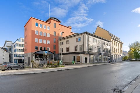 Property building, Facade/entrance