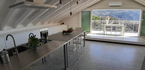 Penthouse by the Sea Appartamento in Levanto