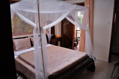 The Palms Beach Hotel Bed and Breakfast in Uganda