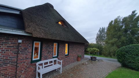 Reetdachhaus Moordeichperle House in Nordstrand