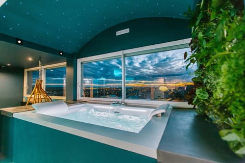 Night, Hot Tub, City view, Mountain view, Sunset