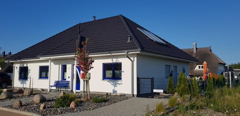 Haus Kliffblick Condo in Glowe