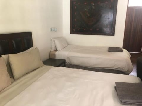 Waverley Guest House Bed and Breakfast in Johannesburg