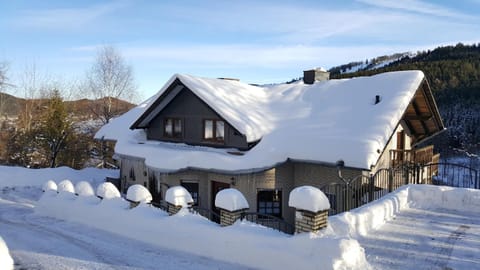 Haus Vor den Eichen für Familien House in Willingen