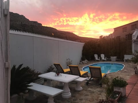 Studio pool room Apartment in Cape Town