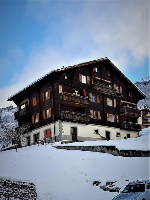 Alpen-Sonne Condo in Canton of Valais