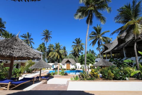 View (from property/room), Garden view, Pool view