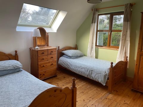 Letterfrack Farm Cottage in village on a farm beside Connemara National Park Haus in County Mayo