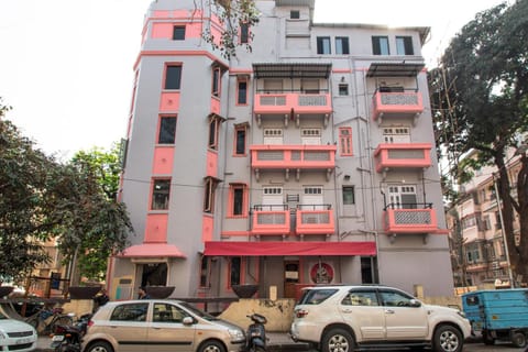 Backpacker Cowies Hostel in Mumbai