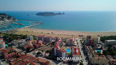 Facade/entrance, Bird's eye view, Beach