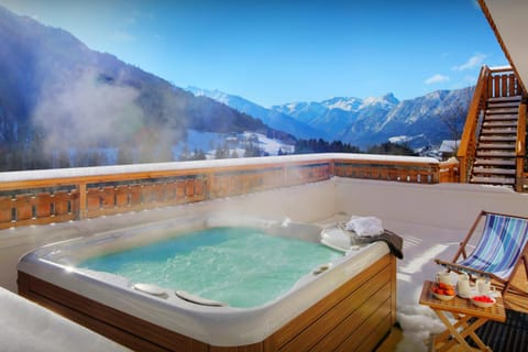 Day, Natural landscape, Winter, Hot Tub, View (from property/room), Balcony/Terrace, Mountain view