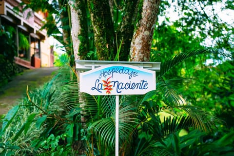 Hospedaje La Naciente Bed and Breakfast in Cartago Province, Costa Rica