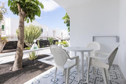 Balcony/Terrace, Garden view