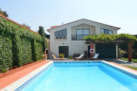 Property building, Spring, Day, People, Garden, Garden view, Pool view, Swimming pool, sunbed