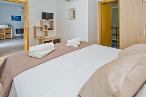 Luxurious Apartments Maslina with Beach Condominio in Hvar