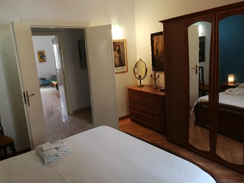 Luminoso appartamento sull'Hortus Conclusus Maison in Benevento