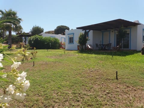 Property building, Facade/entrance, Garden