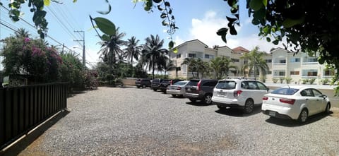 Garden, Parking
