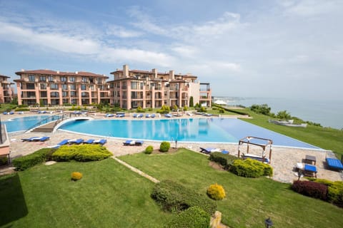 Pool view, Sea view