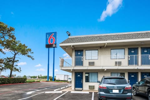 Motel 6-Irving, TX - Dallas Hotel in Irving