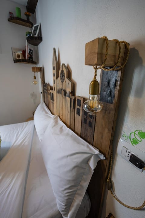 Bed, Decorative detail