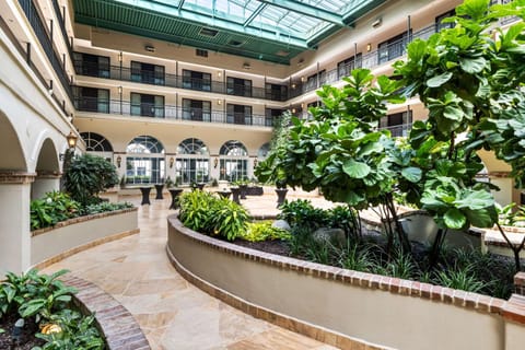 Embassy Suites by Hilton Los Angeles International Airport South Hotel in El Segundo