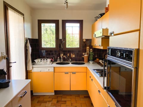 Kitchen or kitchenette, dishwasher, minibar, pet friendly, stove