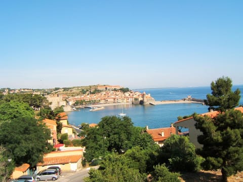 Nearby landmark, City view, Sea view