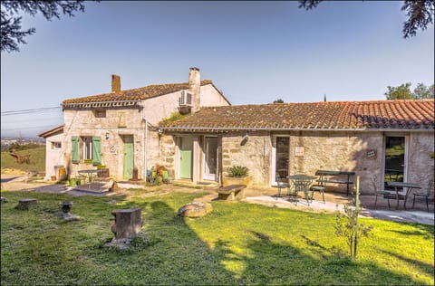 Ecuries Sainte Croix Bed and Breakfast in Carcassonne