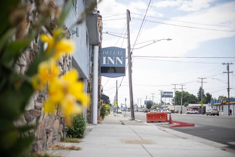 Deluxe Inn Motel in Castro Valley