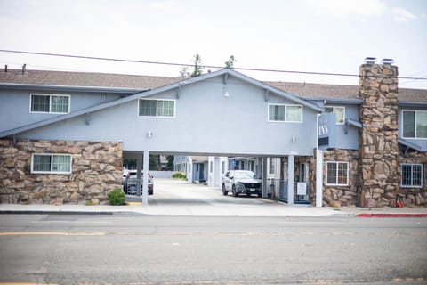 Deluxe Inn Motel in Castro Valley