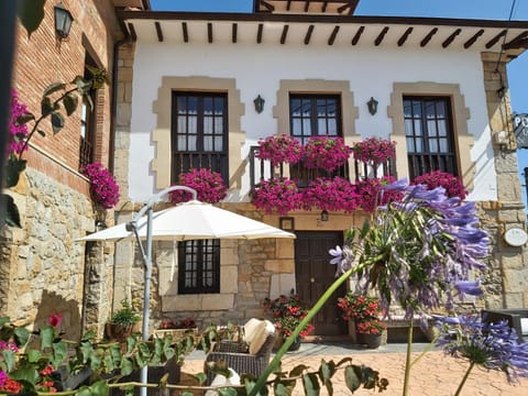 Posada La Cerra de San Roque Country House in Western coast of Cantabria