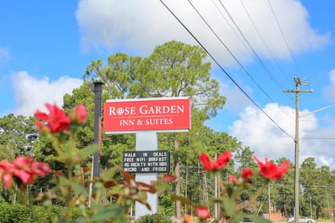 Rose Garden Inn & Suites Thomasville Motel in Thomasville