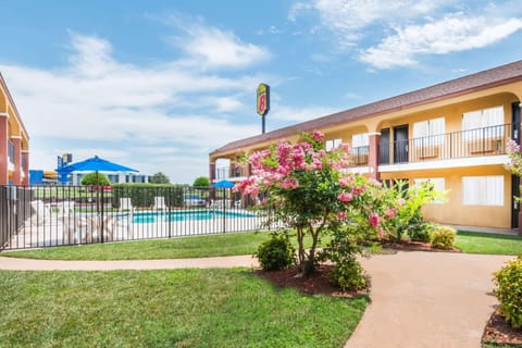 Super 8 by Wyndham Midwest City OK Motel in Midwest City