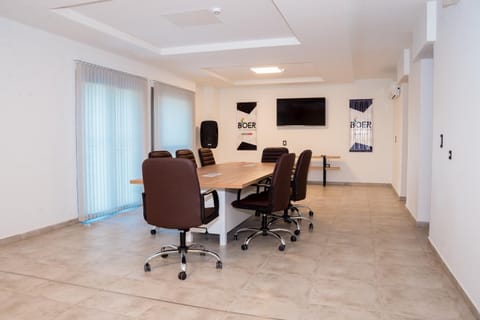 Meeting/conference room