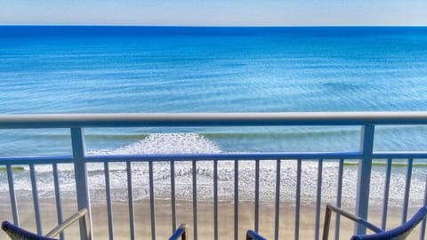 Amazing Views from this 12th Floor, 1 BR 1BA Cozy Suite! Condo in Myrtle Beach