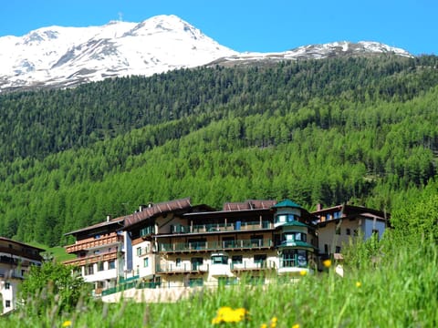 Property building, Summer, Mountain view