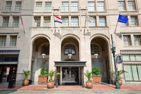 Hilton New Orleans / St. Charles Avenue Hotel in French Quarter