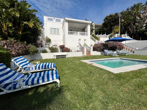 Property building, Day, Garden, Garden, Garden view, Pool view, Swimming pool, Swimming pool